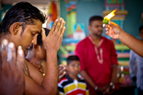 Here are some tips visitors and worshipers Do&rsquo;s and Don&rsquo;ts for visiting temples indian hindu culture, Hinduism Temple Rules